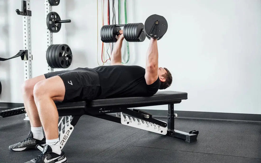 Adjustable-Dumbbells-for-Small-Spaces-The-Ultimate-Solution-for-Efficient-Home-Workouts Exos Fitness